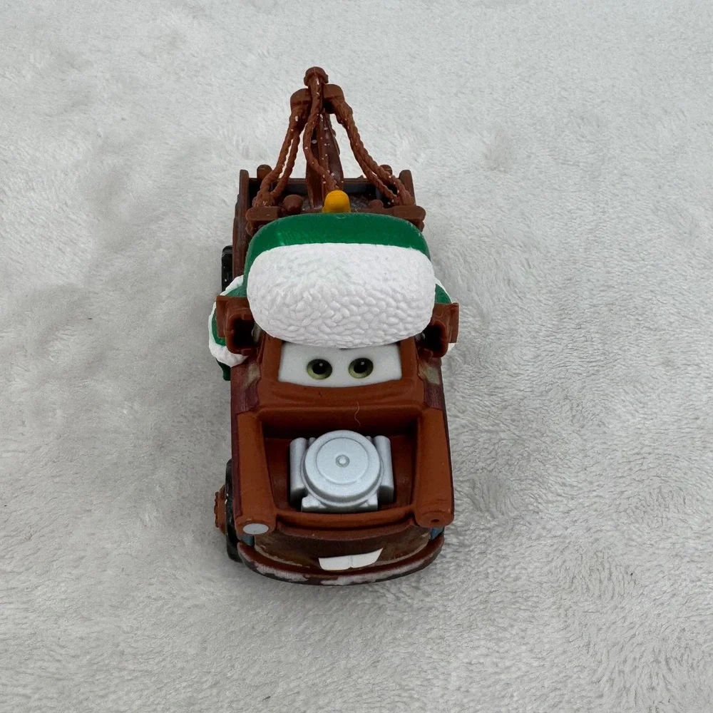 Disney Pixar Whee-Hoo Winter Mater Toy Tow Truck 1:55 Cars Movie Snow Die Cast